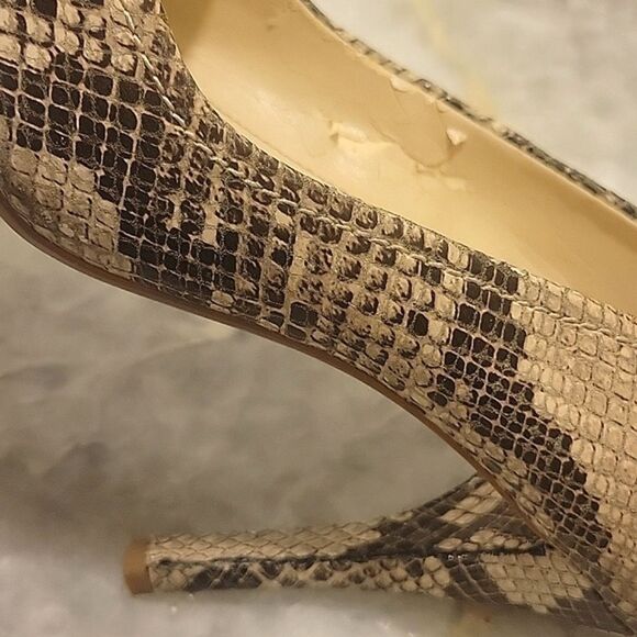 Calvin Klein Whinnie Leather Snakeskin Round Toe Pumps Heels Office Work 7.5 - Picture 9 of 10